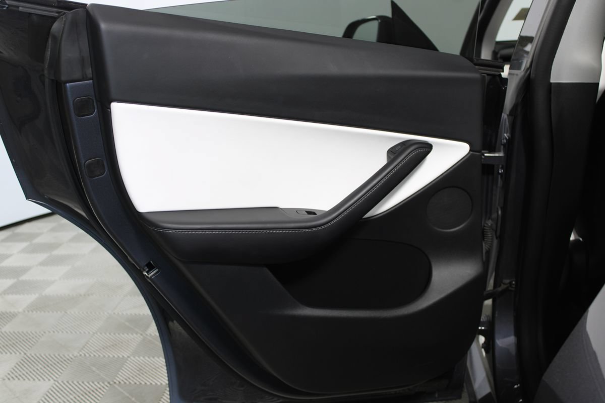 Used 2022 Tesla Model Y Long Range AWD/4WD image 19