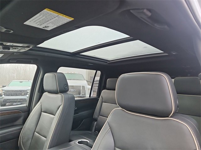 Certified 2021 Chevrolet Suburban Premier w/ Premium Package image 19