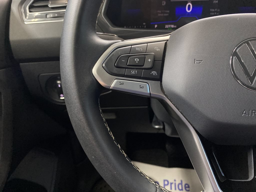 Used 2023 Volkswagen Tiguan SE AWD/4WD image 19
