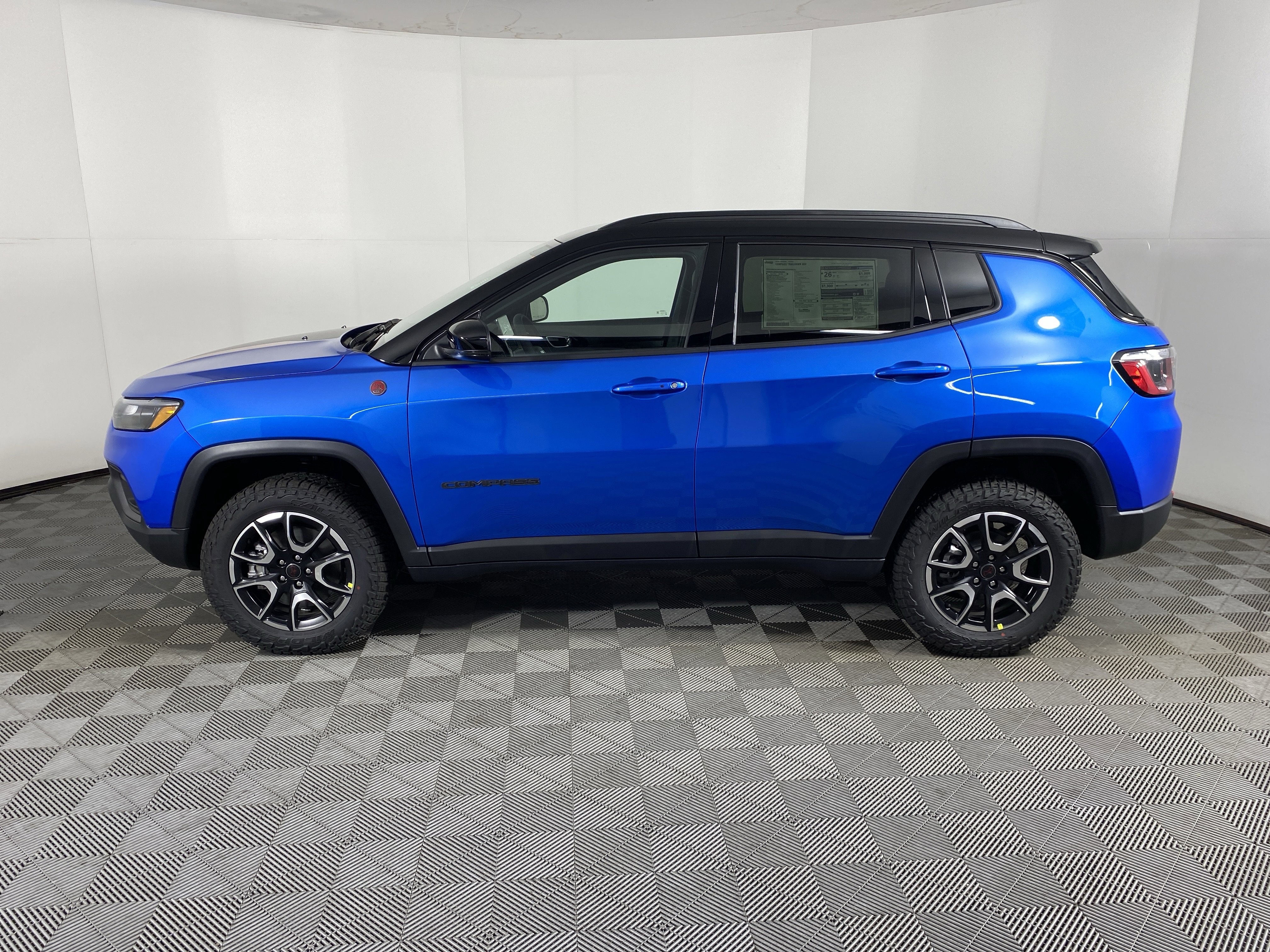 New 2026 Jeep Compass Trailhawk image 9