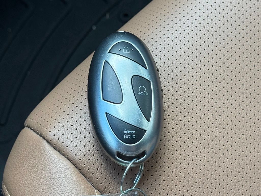 Used 2025 Hyundai Santa Fe Limited AWD/4WD image 34