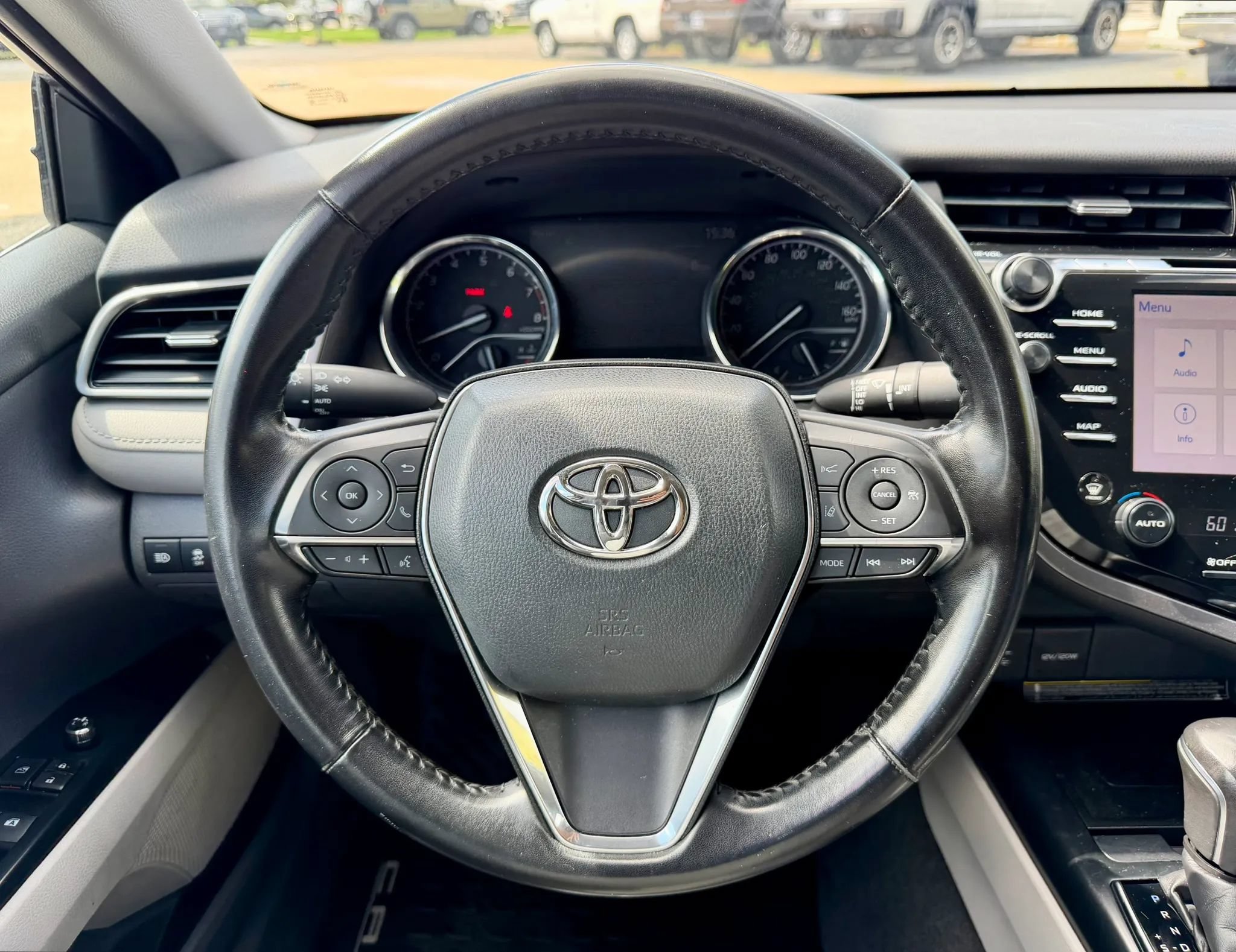 Used 2019 Toyota Camry XLE FWD image 16