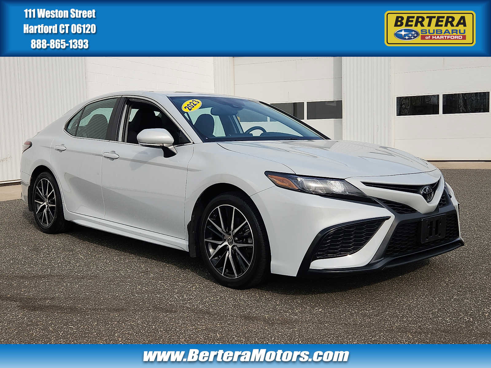 Used 2023 Toyota Camry SE w/ Cold Weather Package image 1