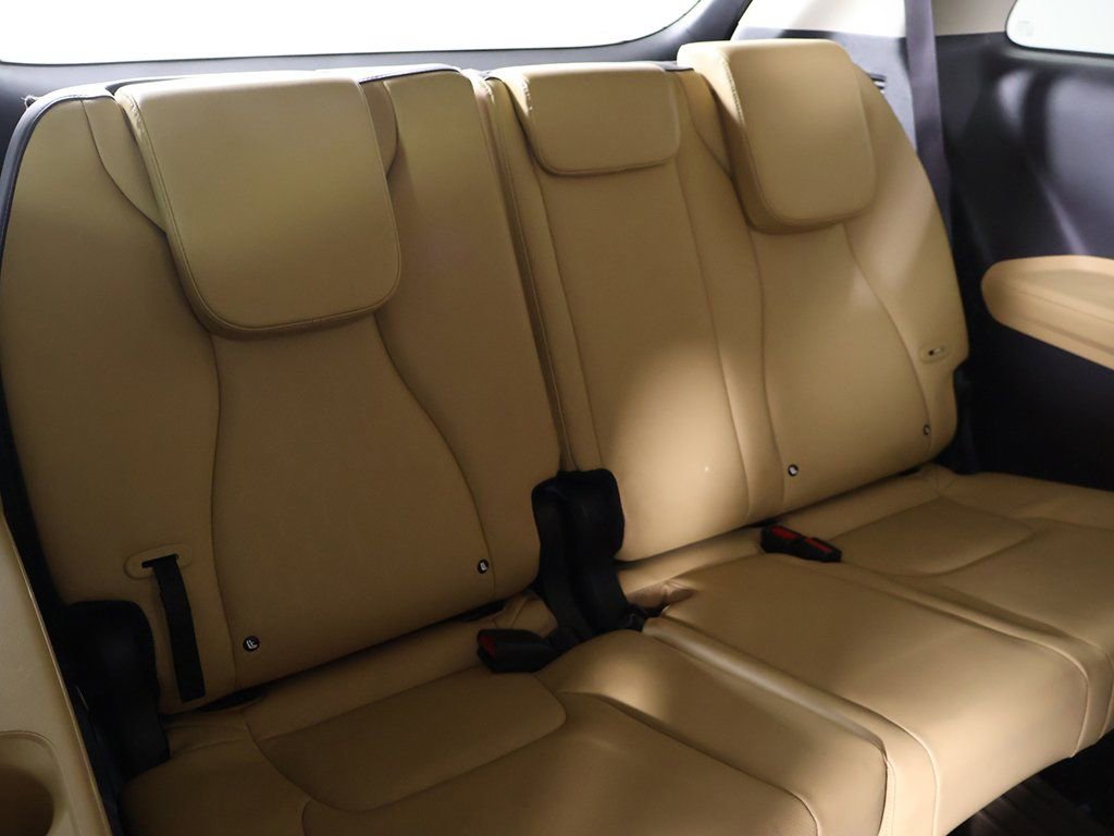 Used 2024 Kia Carnival LX image 31