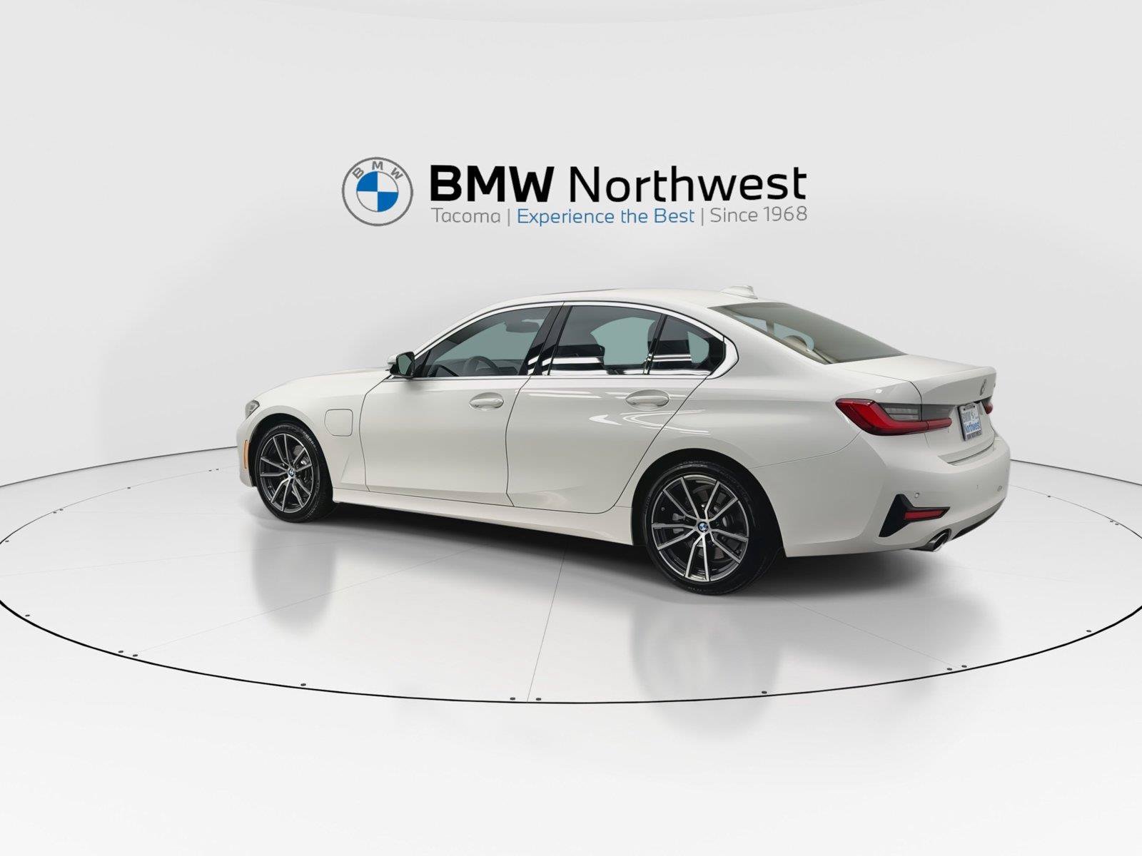 Used 2021 BMW 330e w/ Convenience Package RWD image 12
