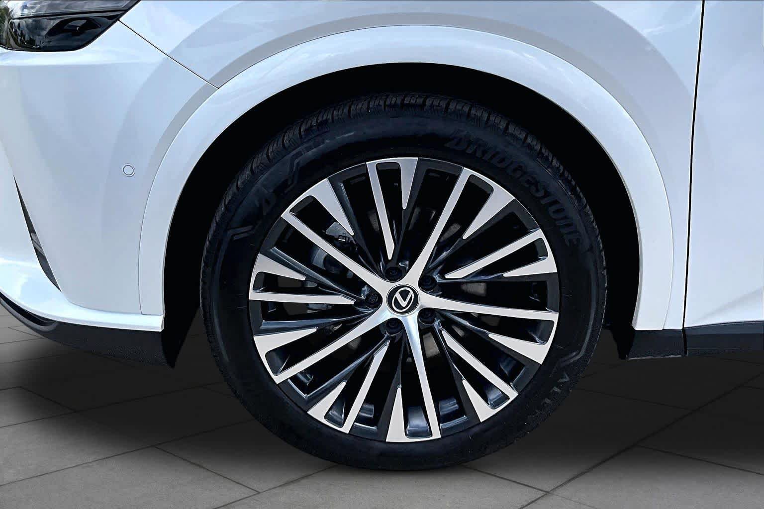 Used 2024 Lexus RX 350 Premium Plus w/ Convenience Package FWD image 11