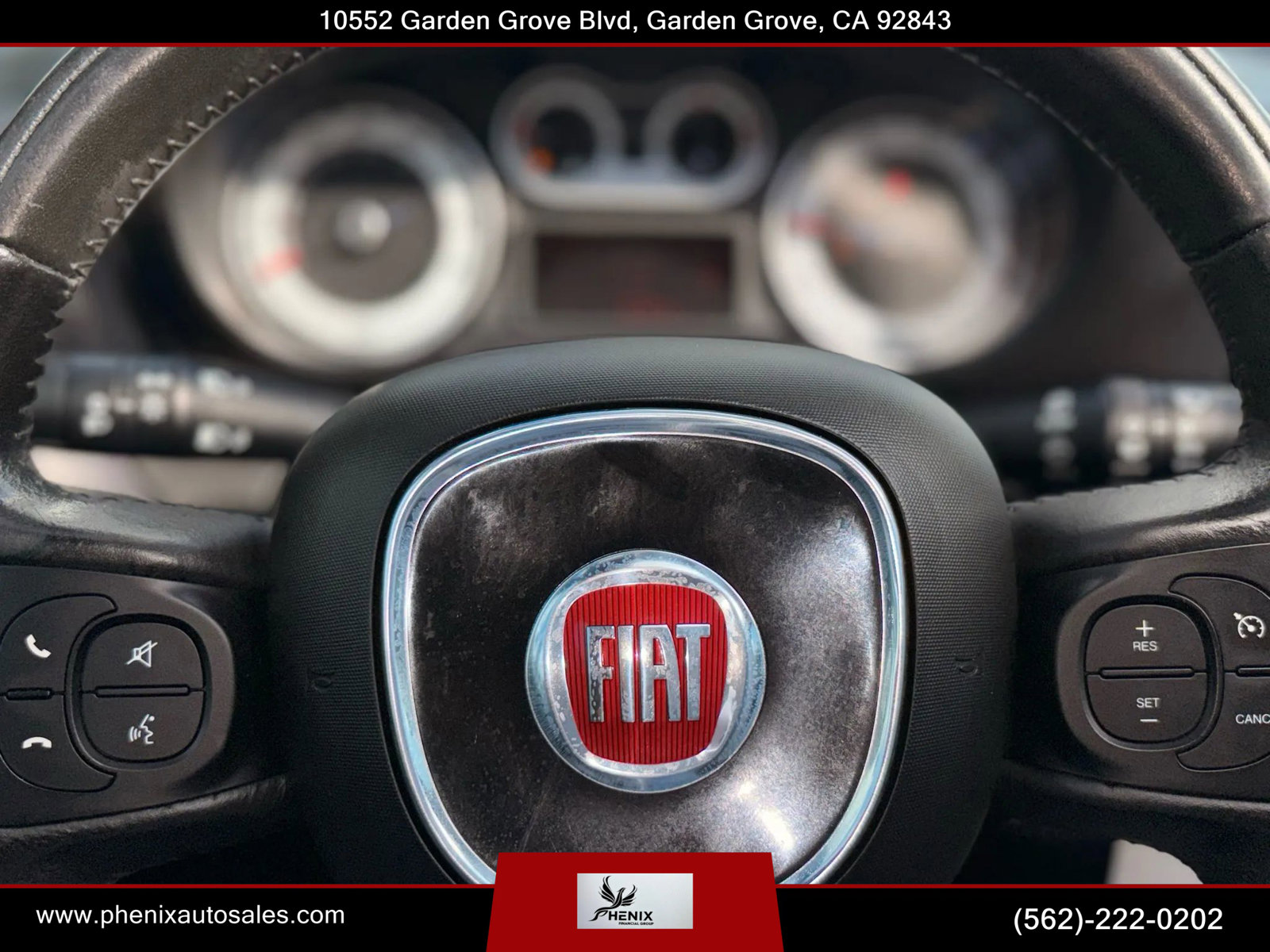 Used 2017 FIAT 500L Trekking w/ Dual-Pane Sunroof Package image 25