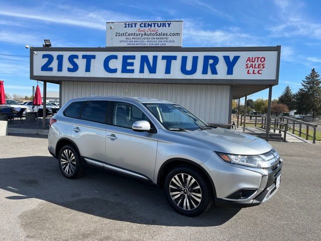 Used 2020 Mitsubishi Outlander SE image 1