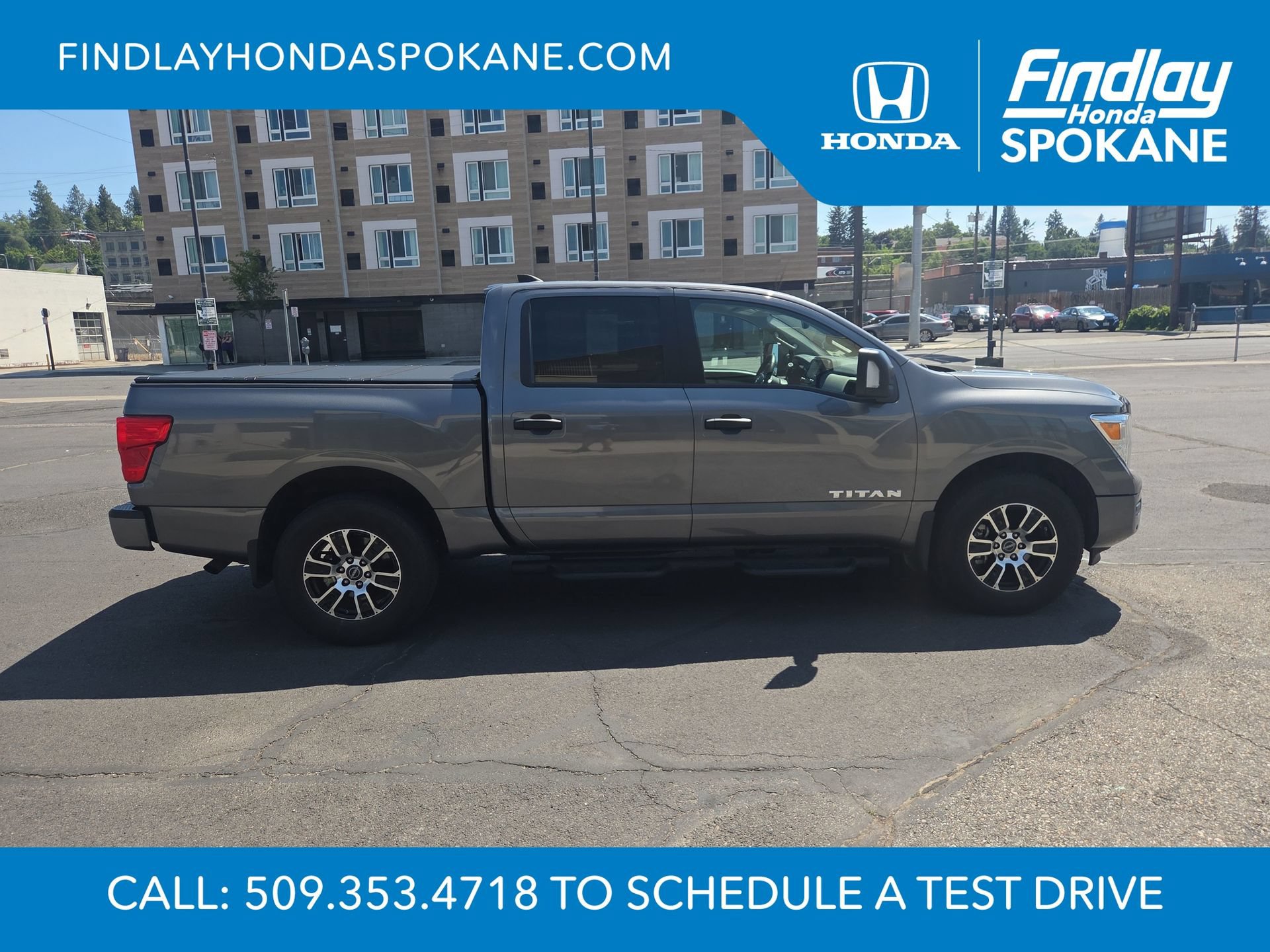 Used 2024 Nissan Titan SV w/ SV Convenience Package AWD/4WD image 6