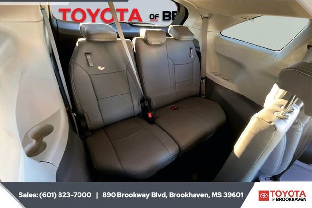 Used 2023 Toyota Sienna LE image 21
