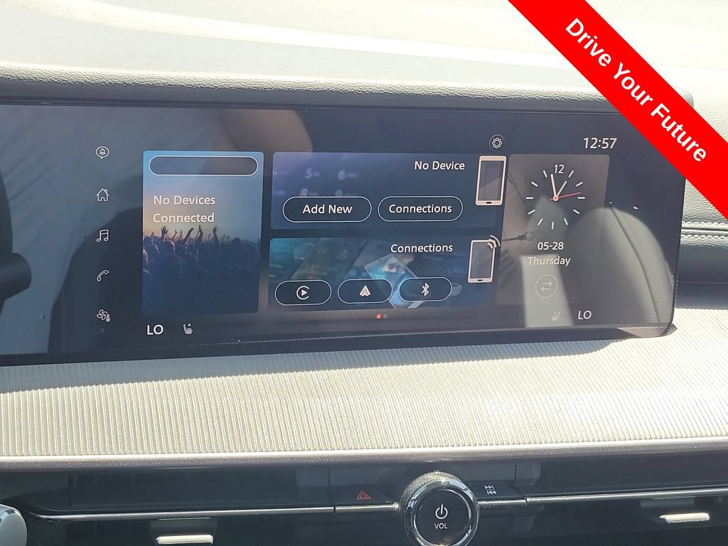 Used 2025 Nissan Murano SV FWD image 11