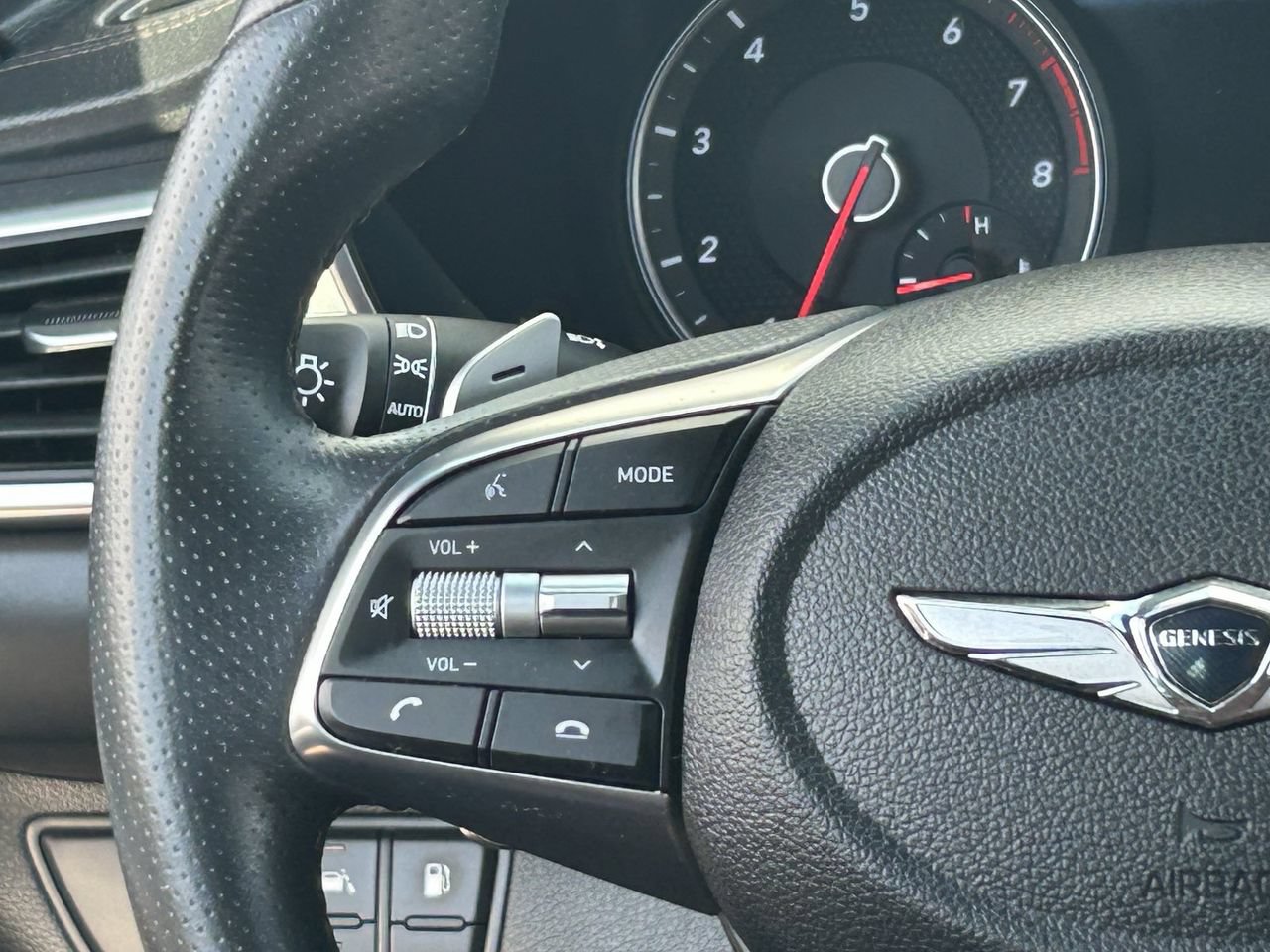 Used 2021 Genesis G70 3.3T RWD image 25