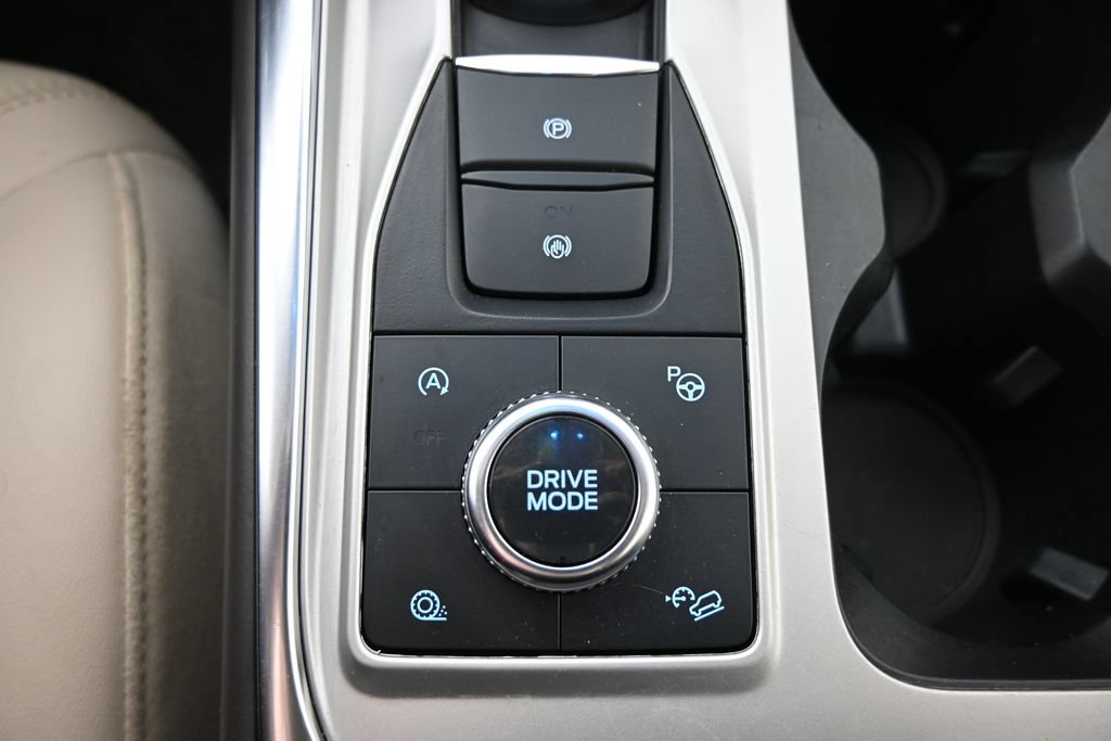 Used 2022 Ford Explorer Platinum w/ Equipment Group 601A AWD/4WD image 34
