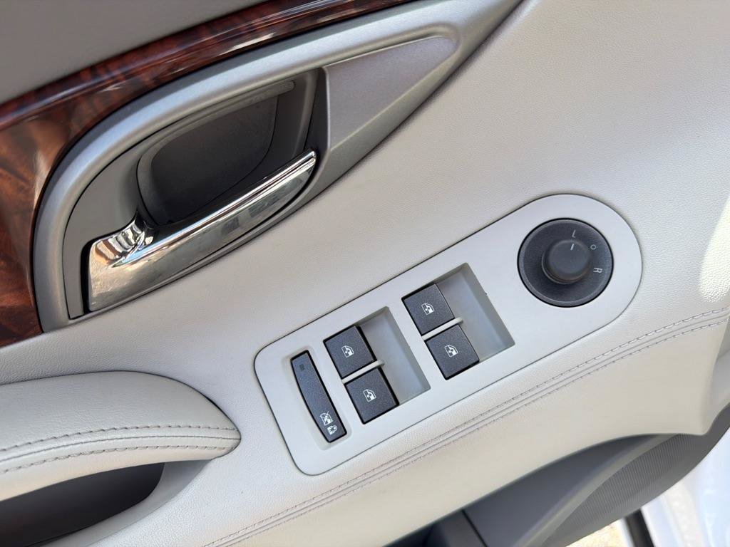 Used 2013 Buick LaCrosse Leather FWD image 10