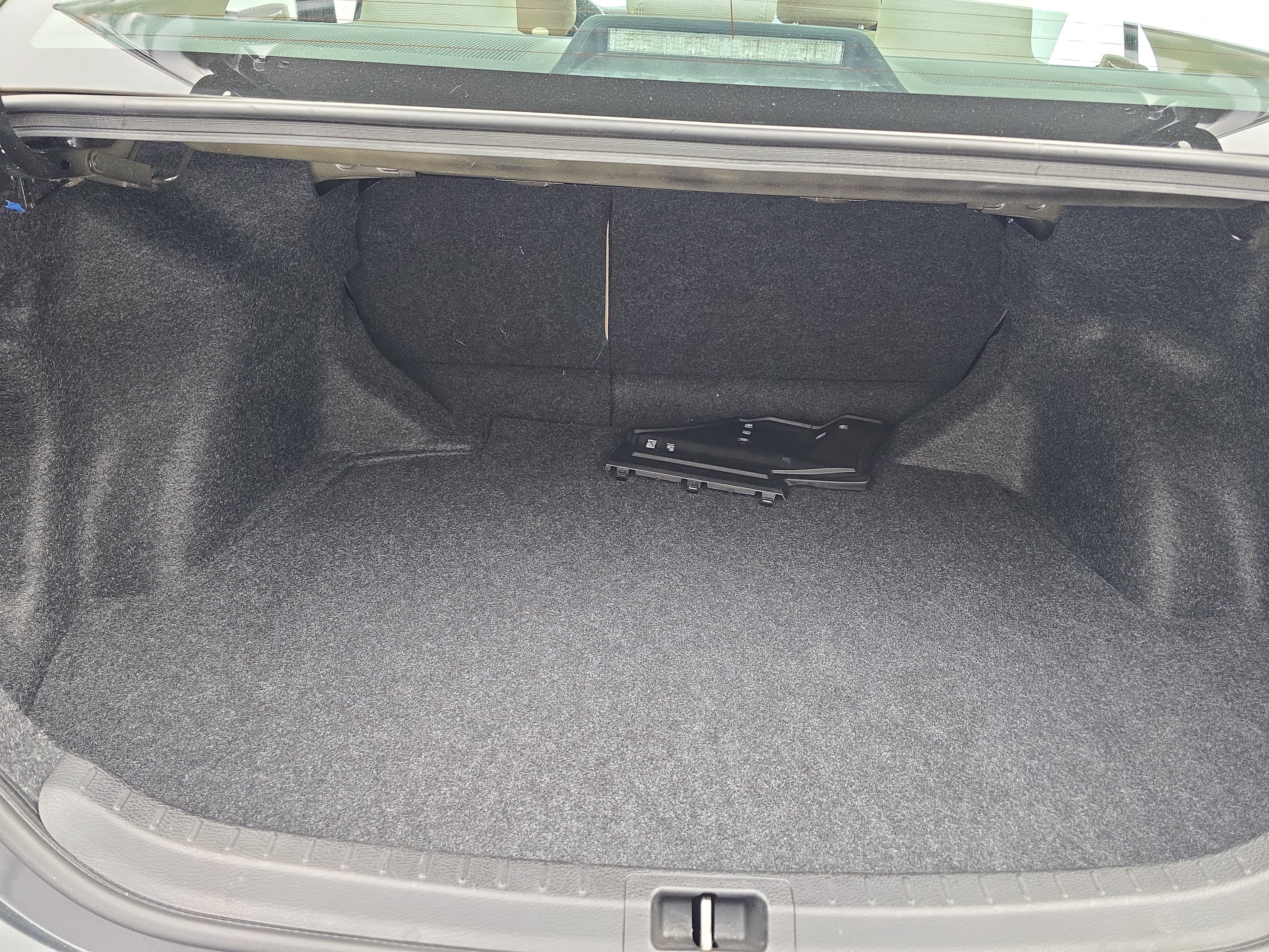 Used 2016 Toyota Corolla LE FWD image 12