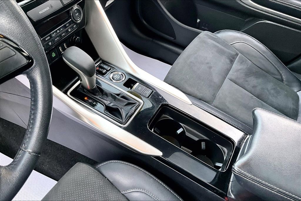 Used 2022 Mitsubishi Eclipse Cross SE image 16