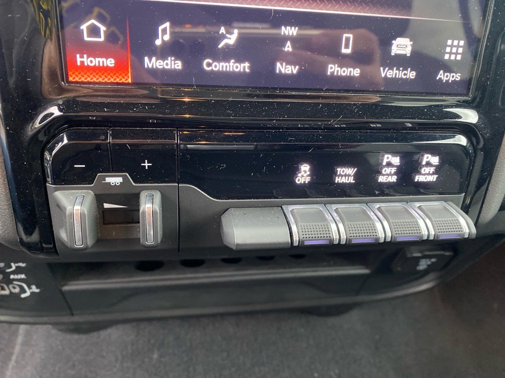 Used 2024 RAM 2500 Big Horn w/ Safety Group image 14