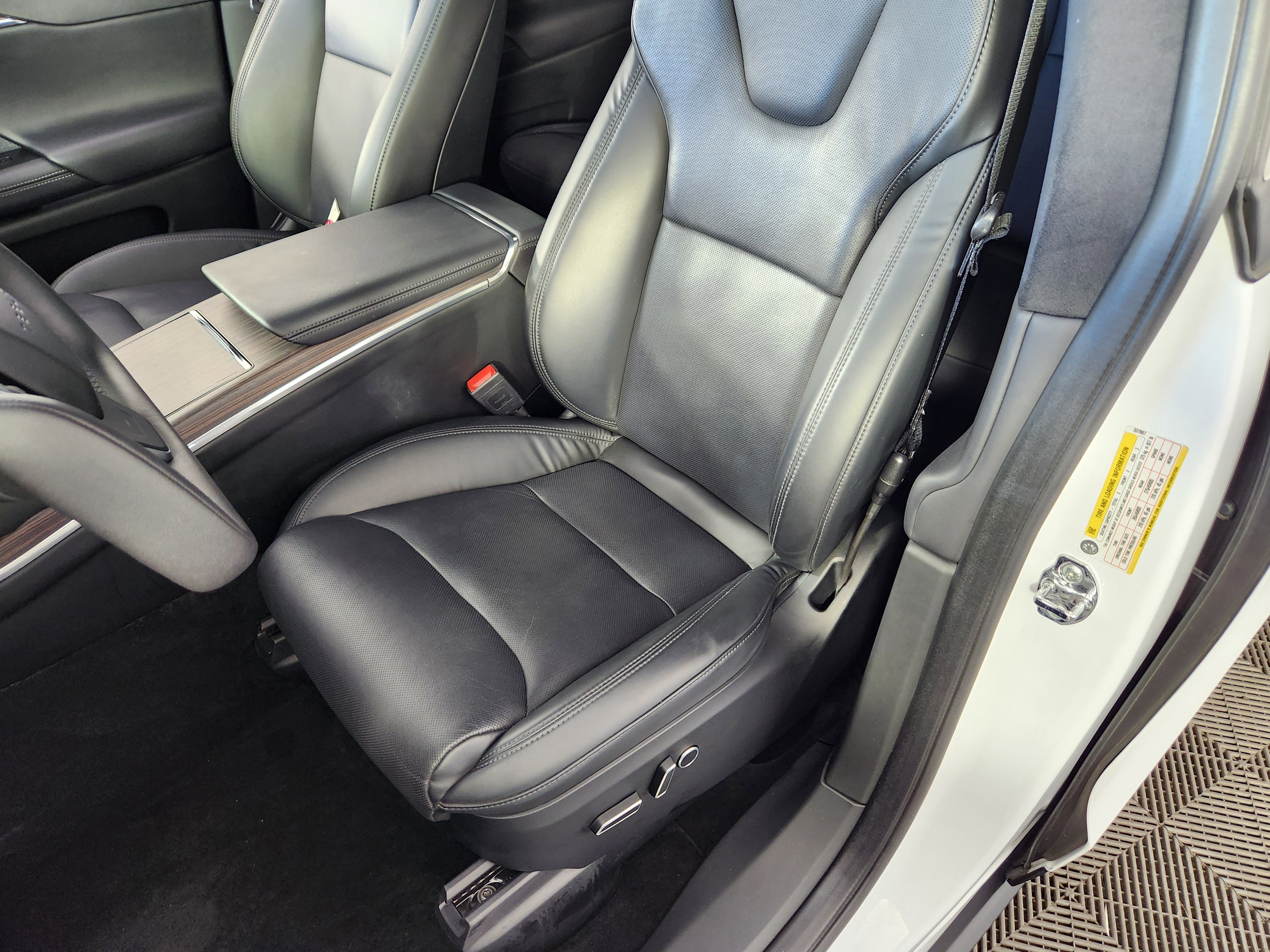 Used 2022 Tesla Model X image 13