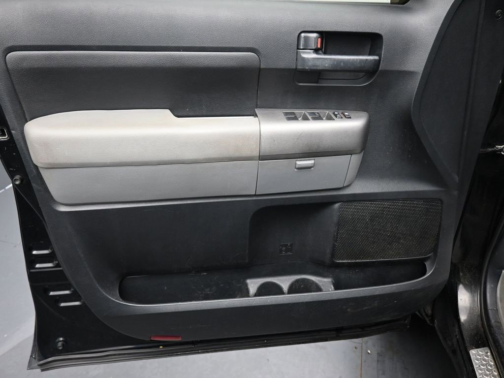 Used 2011 Toyota Tundra 4x4 CrewMax image 17