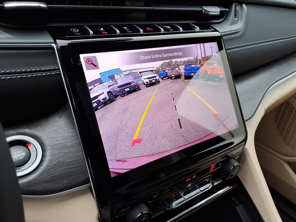 New 2025 Jeep Grand Cherokee Limited image 23