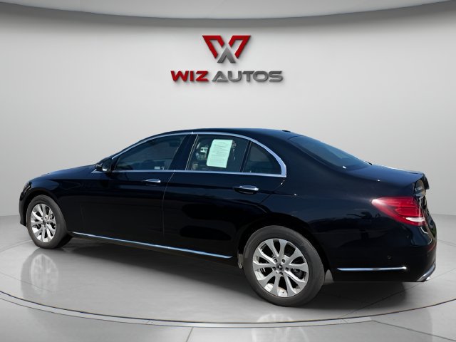 Used 2018 Mercedes-Benz E 300 4MATIC w/ Premium 2 Package image 2