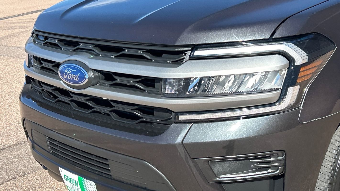 Used 2023 Ford Expedition XLT AWD/4WD image 16