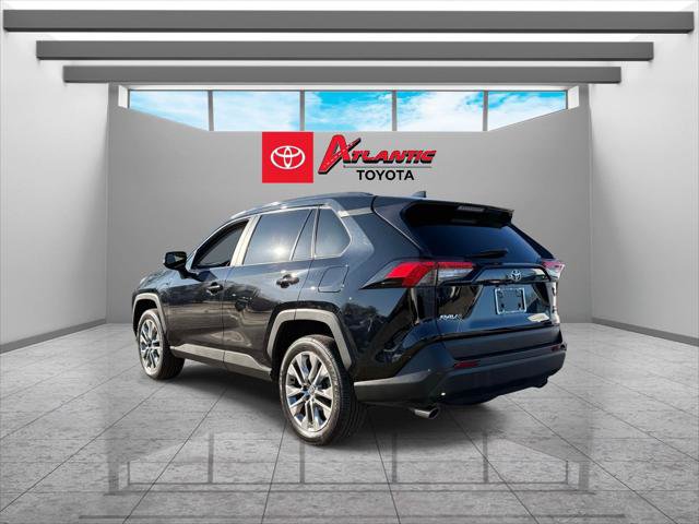 Certified 2023 Toyota RAV4 XLE Premium AWD/4WD image 5