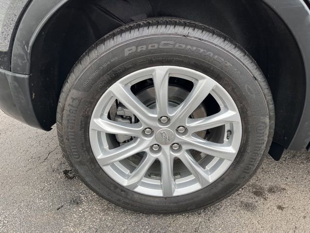 Used 2023 Cadillac XT4 Luxury w/ Cold Weather Package image 6