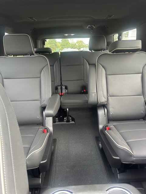 New 2026 Chevrolet Suburban Premier image 31