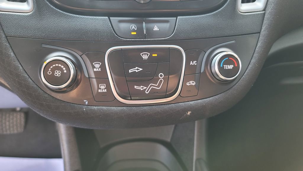 Used 2023 Chevrolet Malibu RS image 22