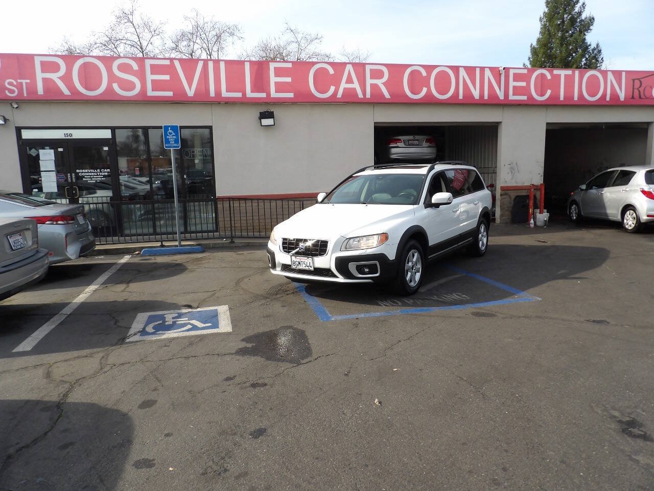 Used 2009 Volvo XC70 3.2 AWD/4WD image 1