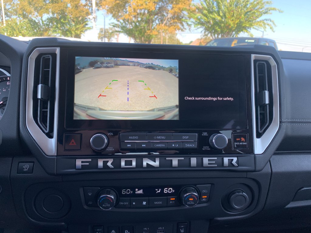 Used 2025 Nissan Frontier SV w/ SV Convenience Package RWD image 17