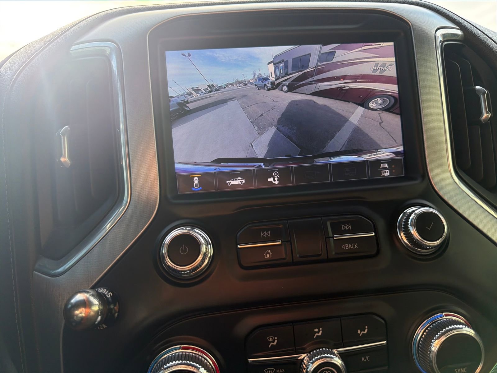 Used 2022 GMC Sierra 2500 SLT w/ Gooseneck/5TH Wheel Package image 21