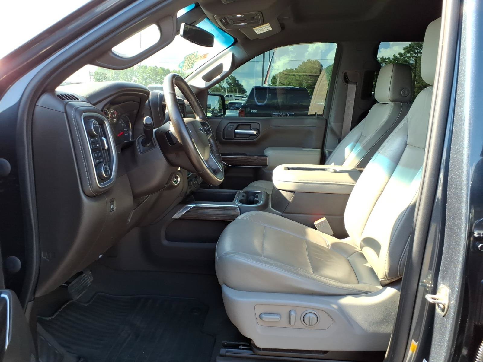 Used 2020 Chevrolet Silverado 1500 RST w/ Texas Edition AWD/4WD image 18