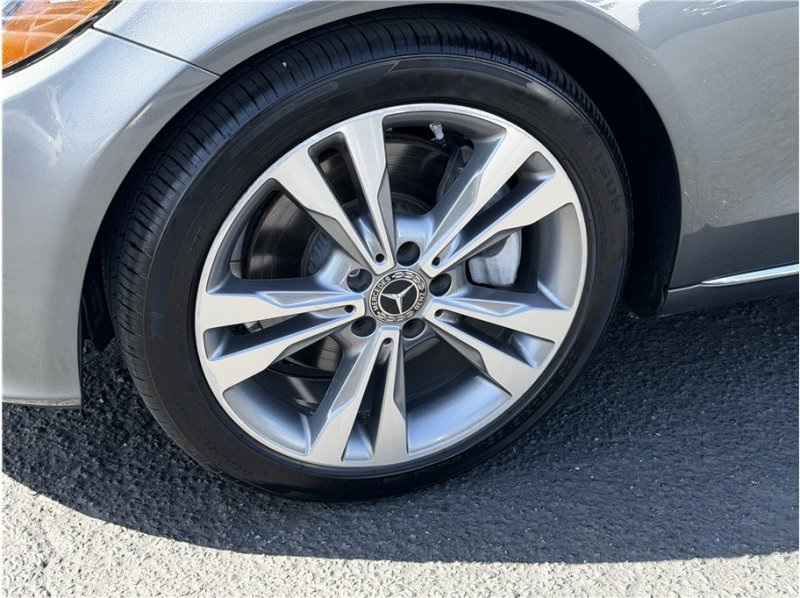 Used 2018 Mercedes-Benz C 300 Sedan w/ Premium Package image 12