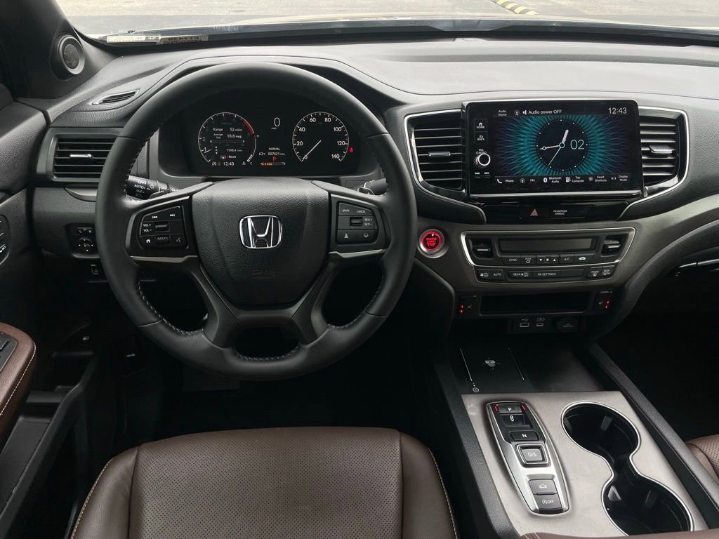 Certified 2025 Honda Ridgeline RTL image 11