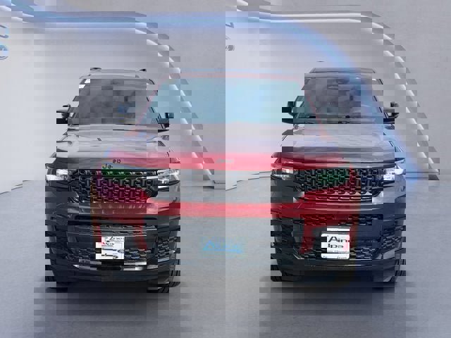 Used 2024 Jeep Grand Cherokee L Altitude image 8