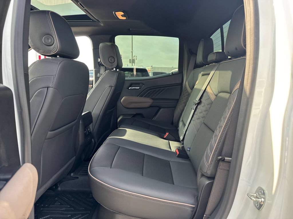 Used 2024 GMC Canyon Denali AWD/4WD image 13