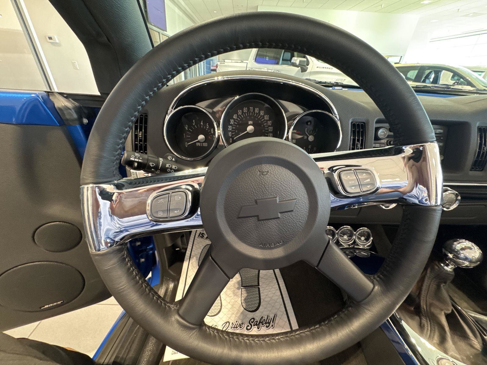 Used 2006 Chevrolet SSR w/ Preferred Equipment Group RWD image 13