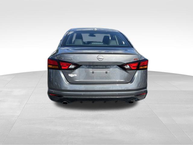 Used 2025 Nissan Altima 2.5 SR w/ SR Premium Package FWD image 6