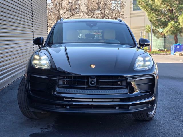 Used 2025 Porsche Macan image 10
