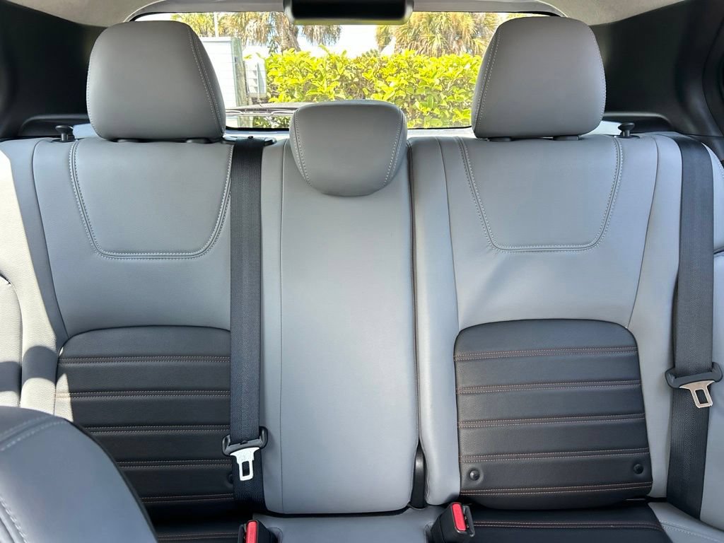 Certified 2024 Nissan Kicks SR w/ SR Premium Package FWD image 15