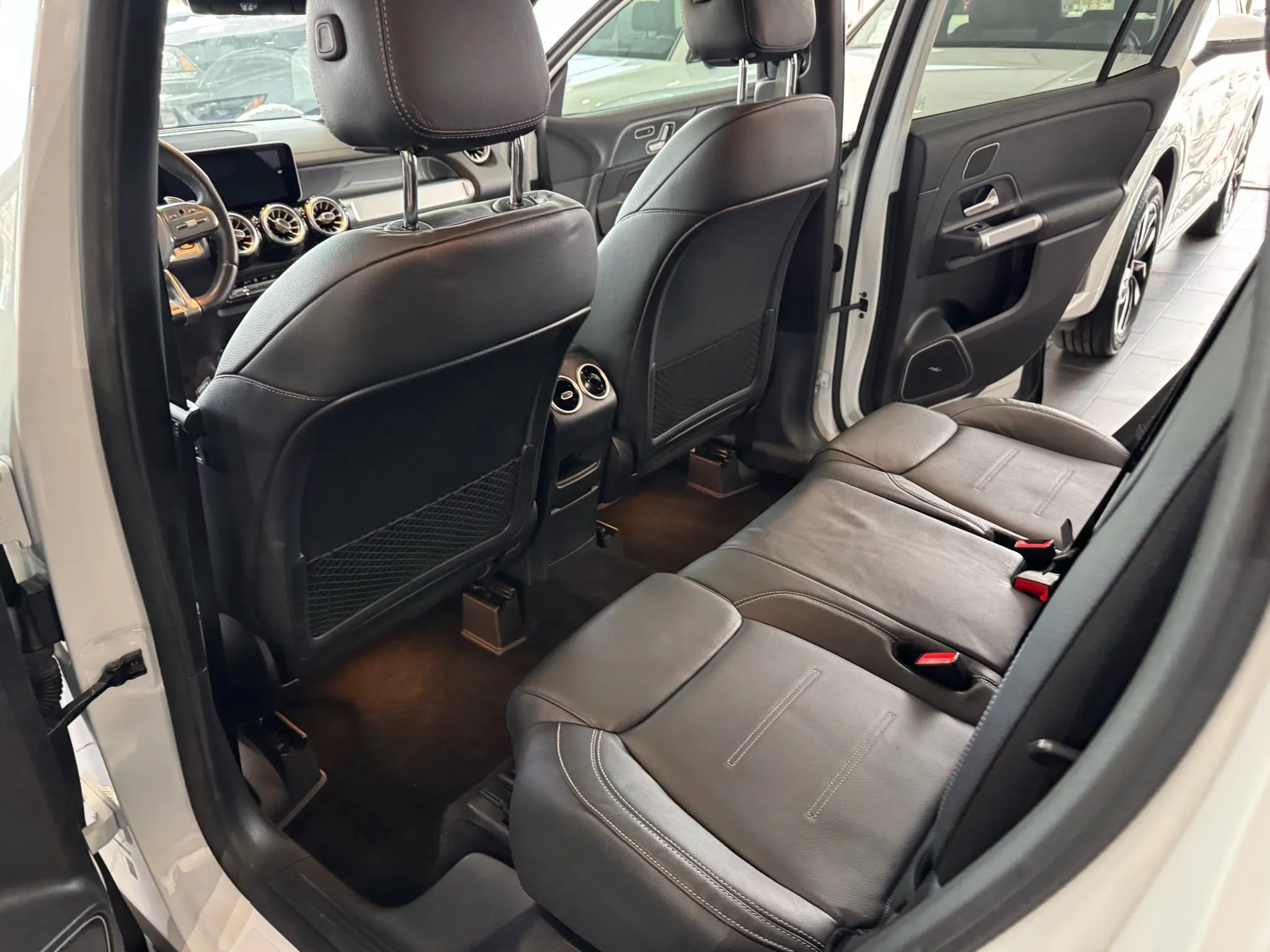 Used 2021 Mercedes-Benz GLB 35 AMG 4MATIC image 19