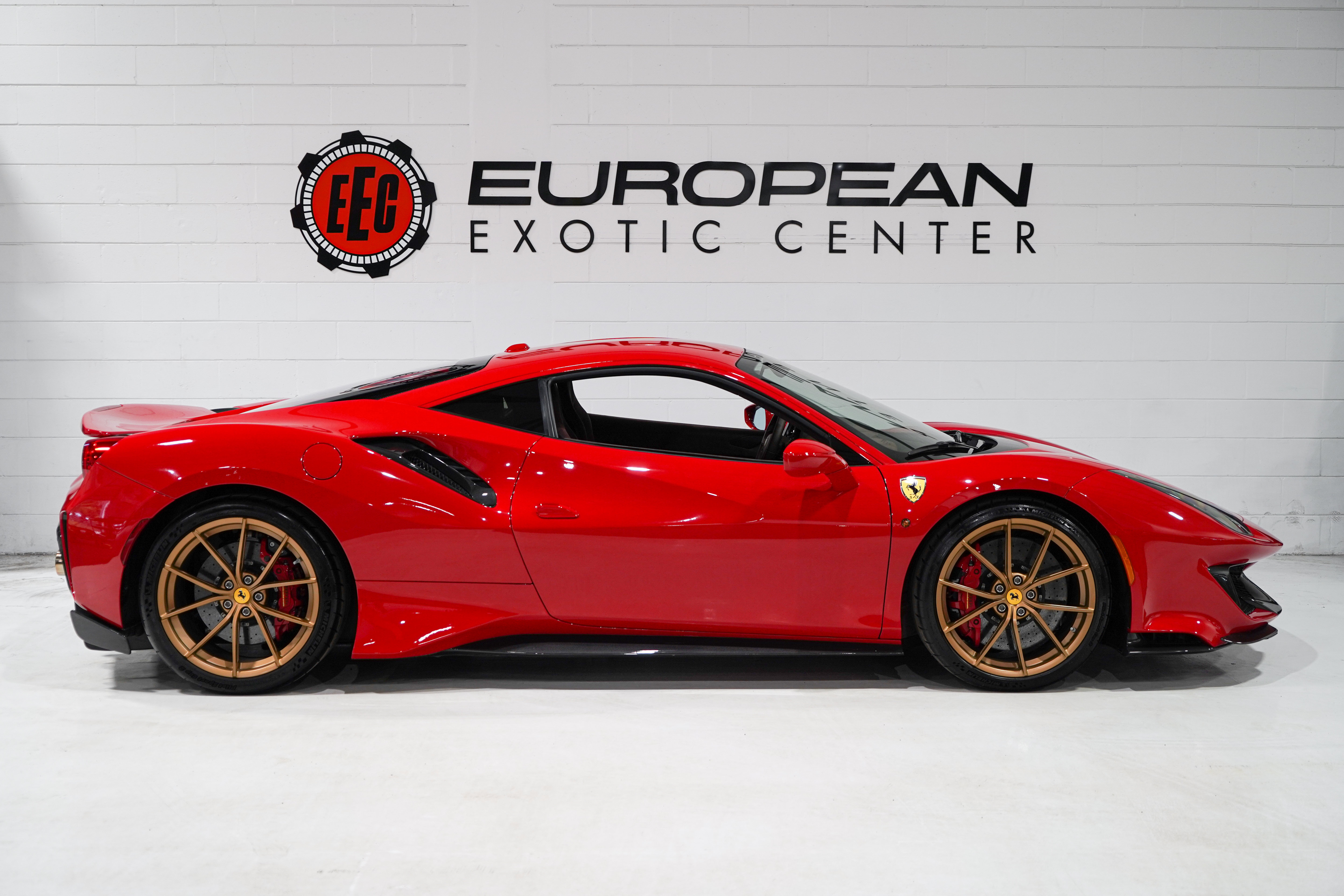 Used 2020 Ferrari 488 Pista Coupe RWD image 6