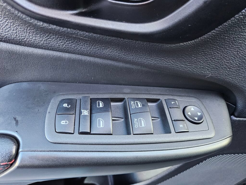 Used 2022 Jeep Cherokee Trailhawk w/ Trailer Tow Group AWD/4WD image 19