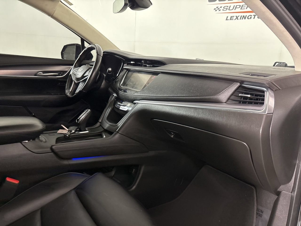Used 2017 Cadillac XT5 Luxury w/ Driver Awareness Package FWD image 32