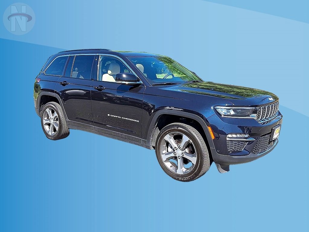 Used 2024 Jeep Grand Cherokee Limited w/ Luxury Tech Group II AWD/4WD image 2