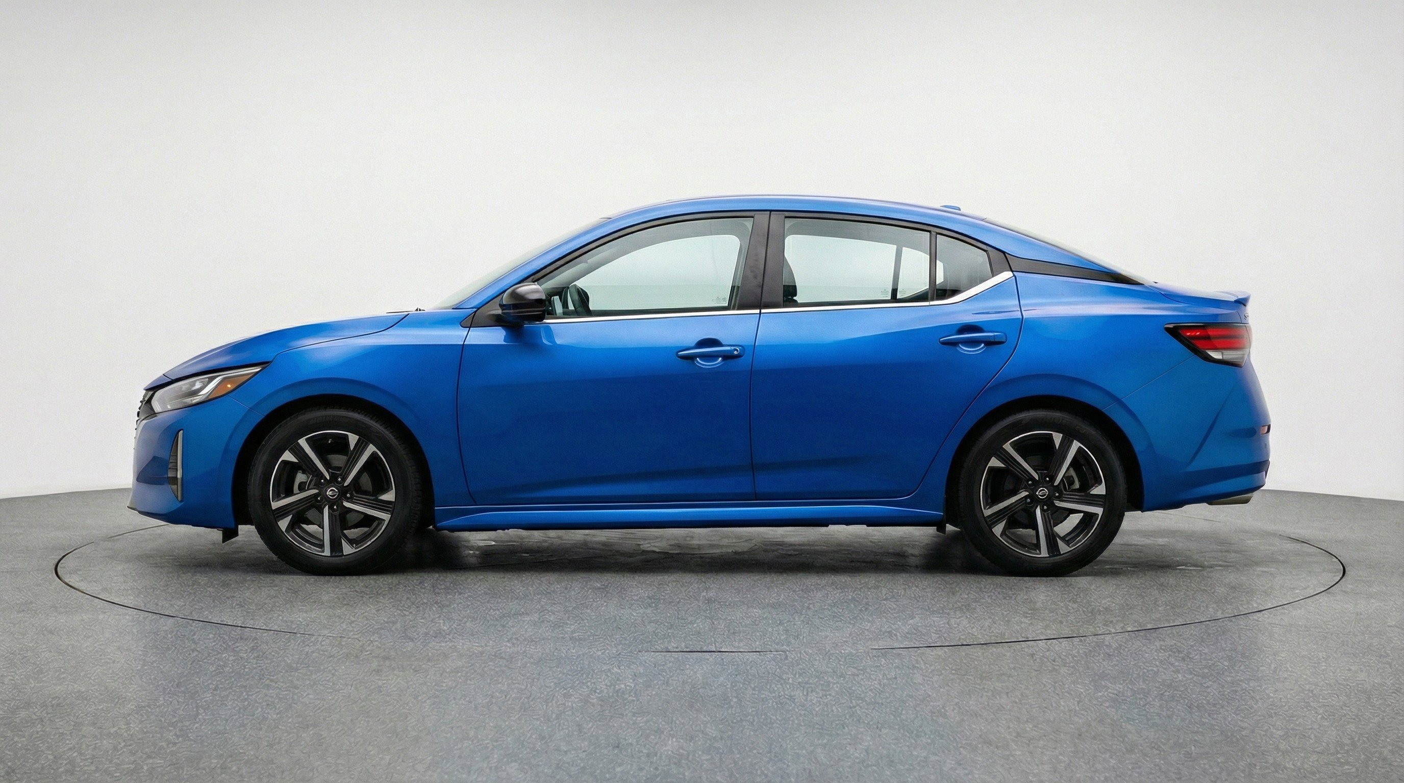 Used 2025 Nissan Sentra SV FWD image 5
