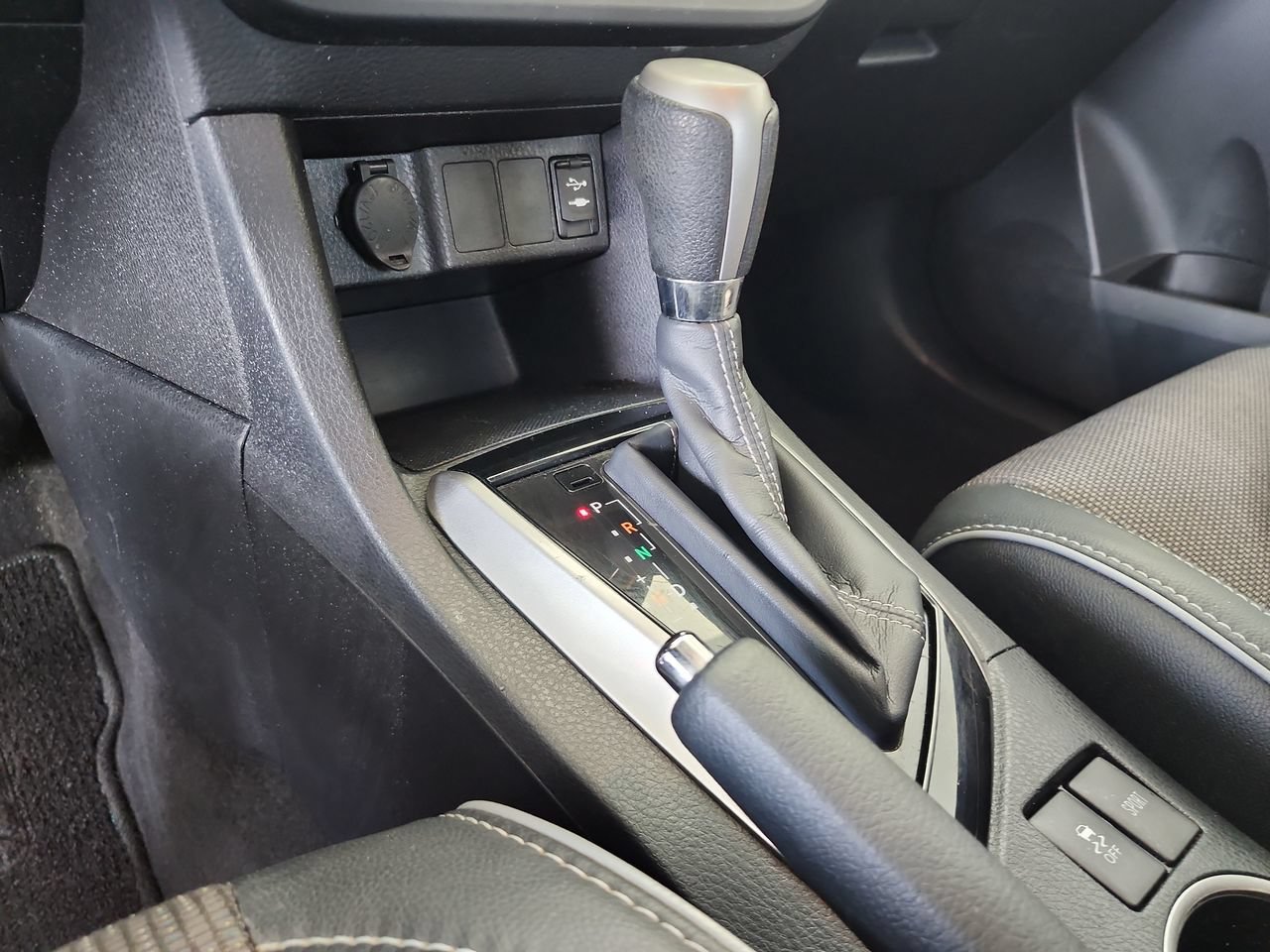 Used 2015 Toyota Corolla S FWD image 15