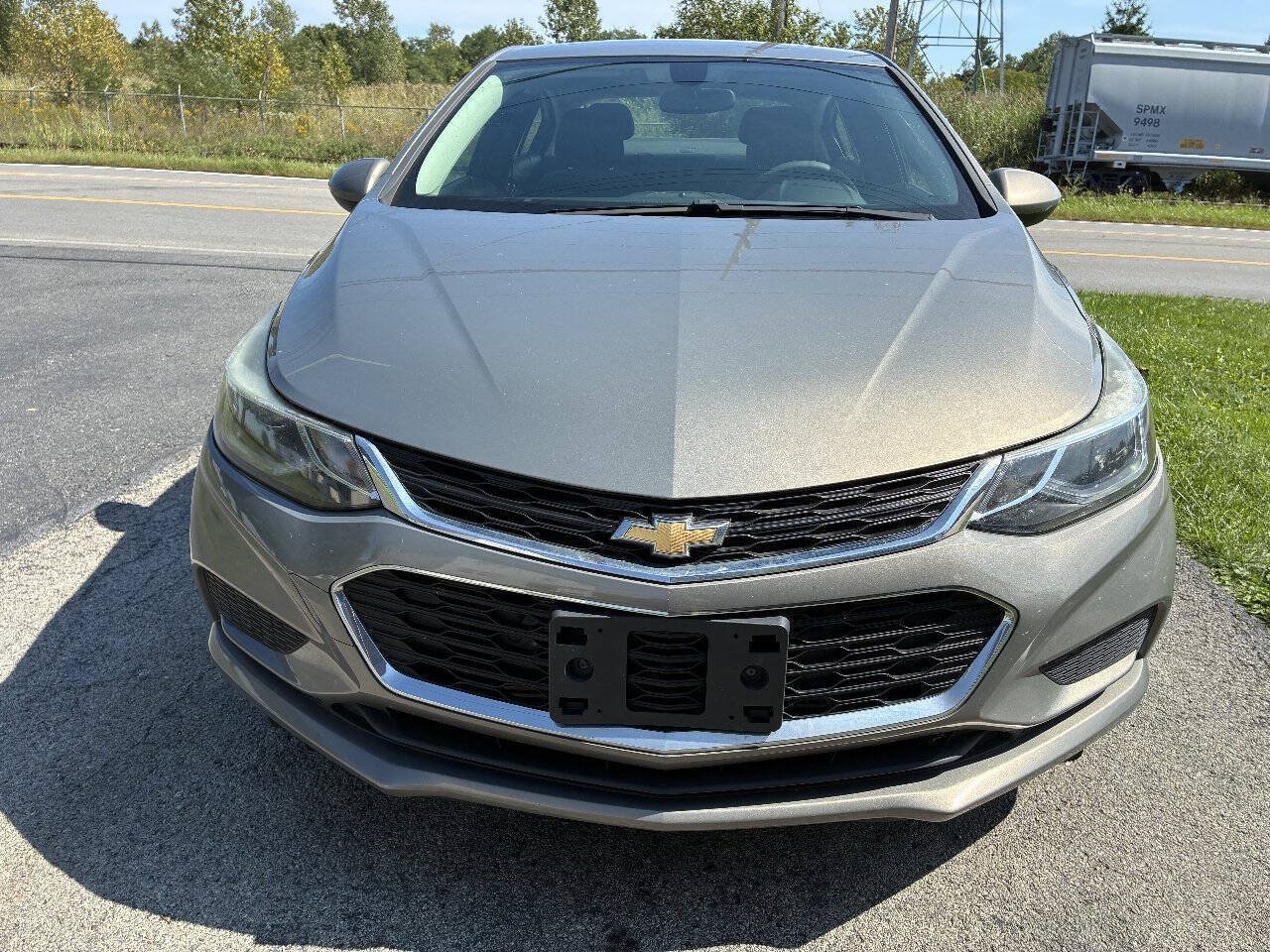 Used 2018 Chevrolet Cruze LT w/ Convenience Package FWD image 10